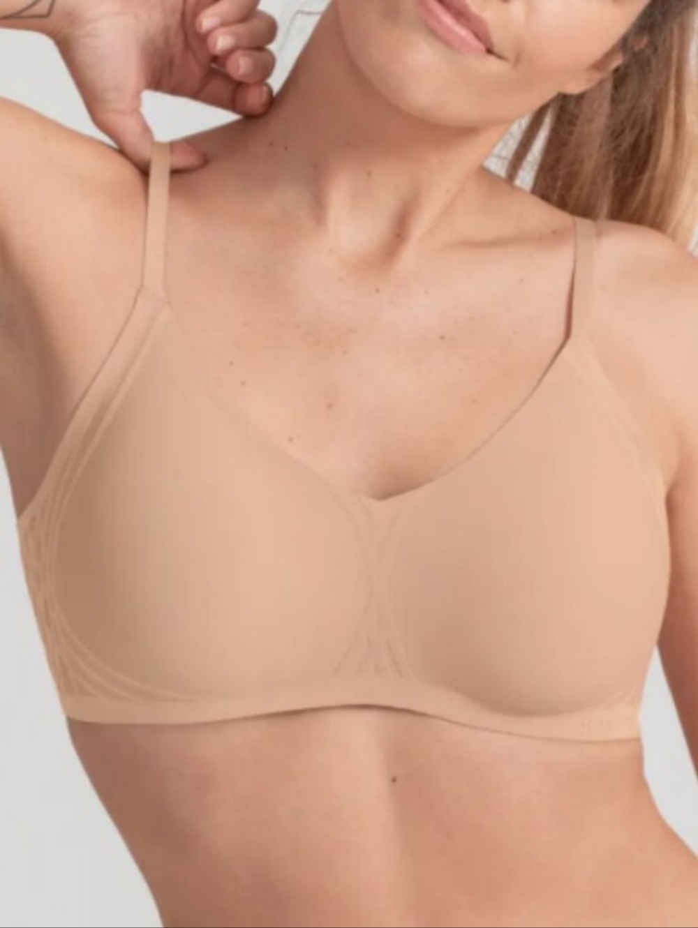 Honey Love Wireless Silhouette Bra Size Medium Sand Nude Color New Condition